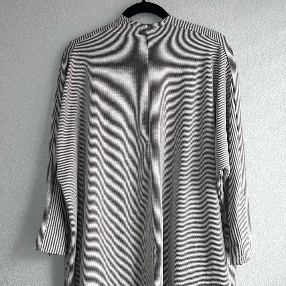 DONNI. Open front Gray Sweater Coat Size Unique - Picture 4 of 10